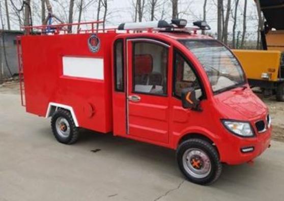 電動微型消防車，行走在路上的消防安全
